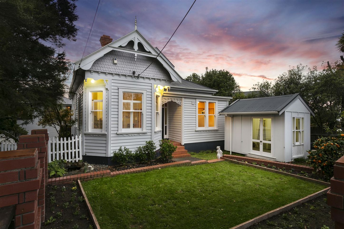 Grand Four Bed Villa – ID 58NORTHCOTE Cover Image